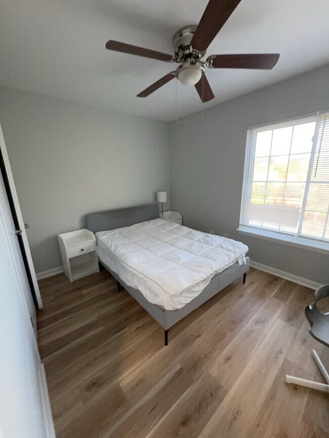 Photo - 1 Bedroom 1 Bathroom Student Housing