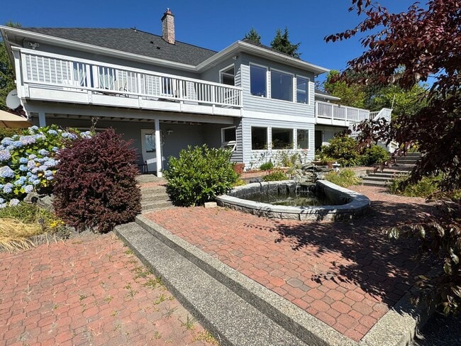 Building Photo - Fully Furnished Duplex ALL UTILITIES INCLUDED Unit 1 Rental