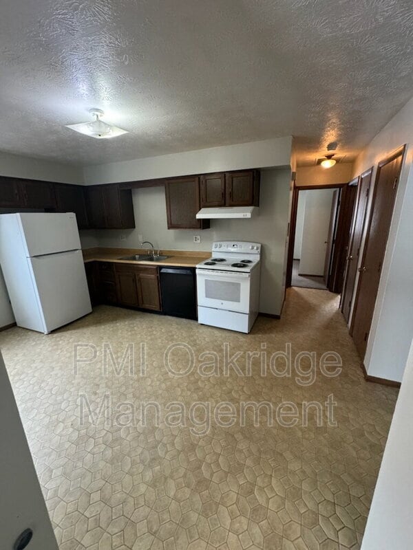 Photo - 205 Debbie Dr