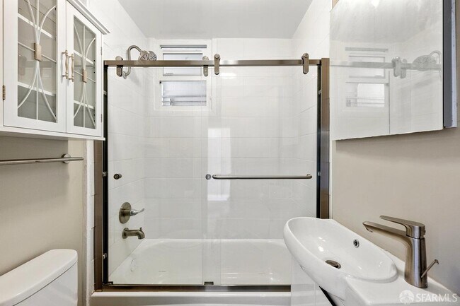 Photo - 370 Frederick St