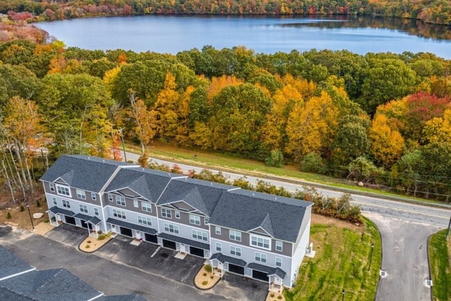 Building Photo - The Edgewater Rental