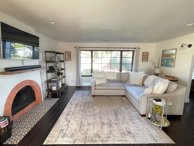 Photo - 817 Forest Glen Dr