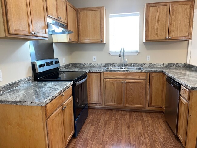 Photo - 202 Shetland Dr
