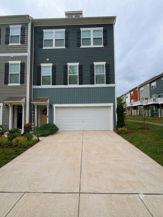 Building Photo - 7963 Patterson Way