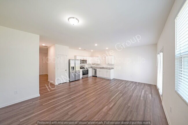 Photo - 428 Union Station St