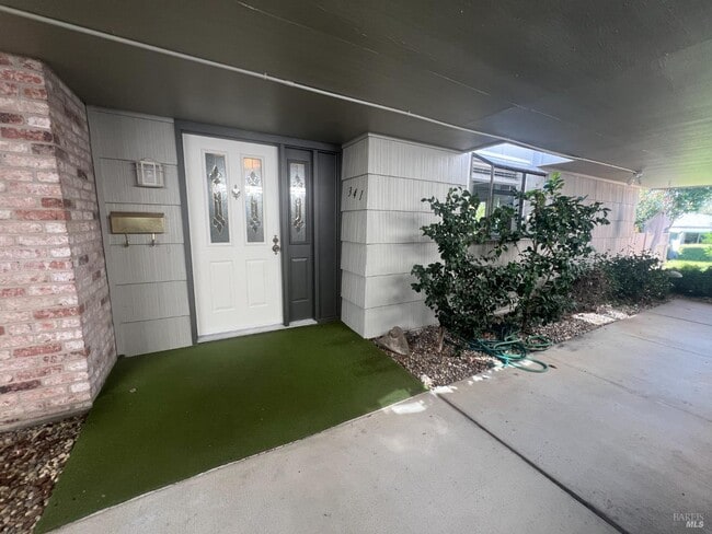 Photo - 341 Rockgreen Pl