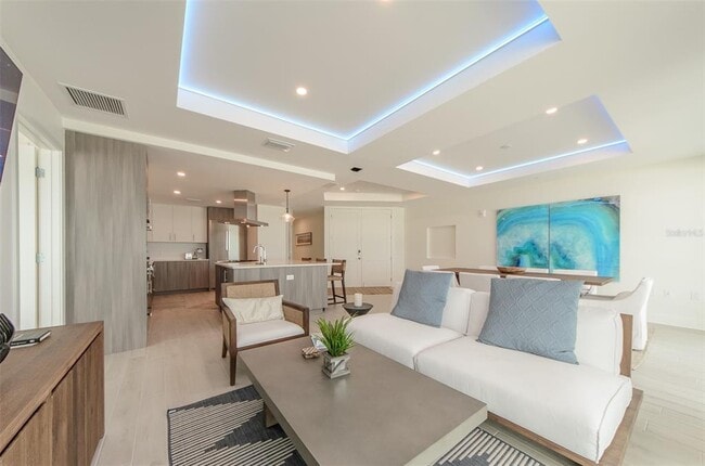 15 Avalon St Unit 702