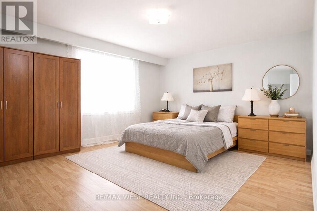 Photo - 15 Hamlyn Crescent