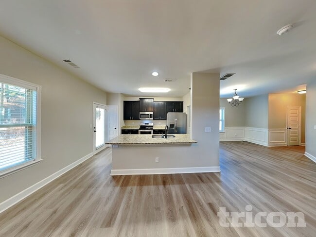 Photo - 498 Kirkland Dr