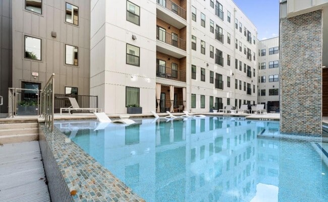 Photo - 2500 Longview St Unidad 404 Rental