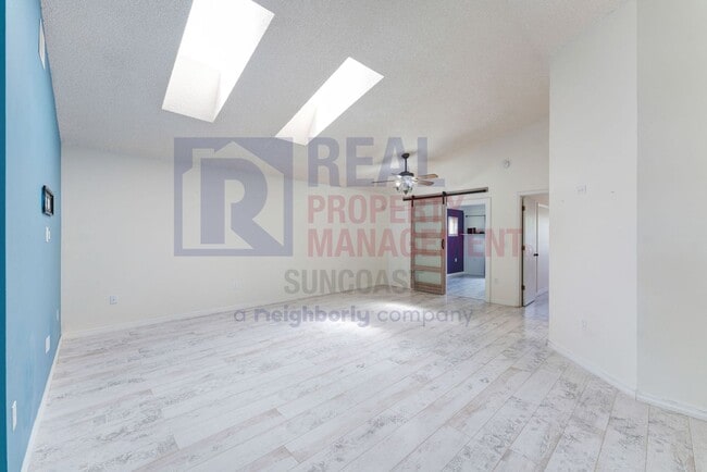 Photo - 4005 38th St W