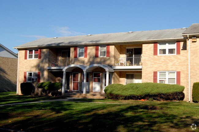Photo - Woodcrest Apartments