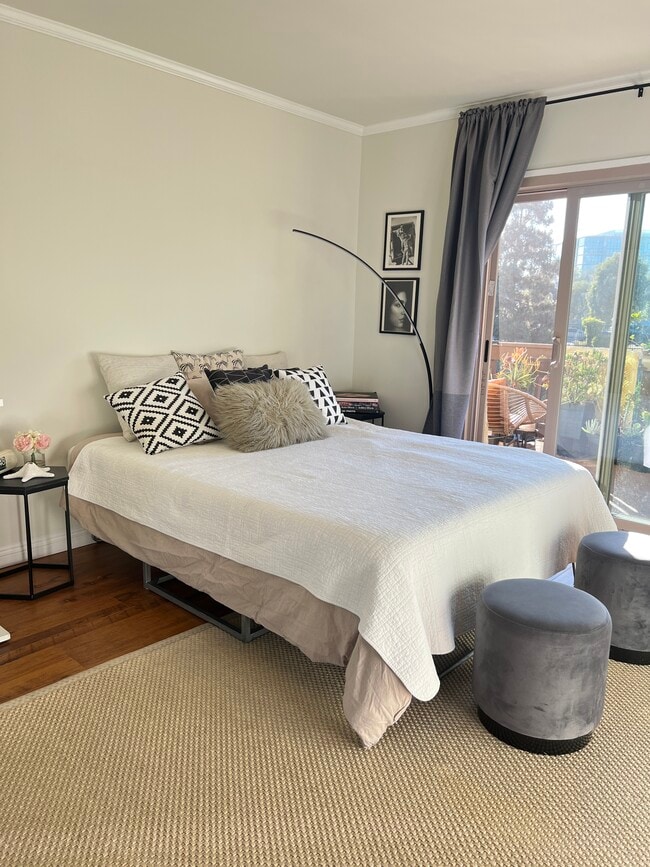 Photo - 5950 Buckingham Pky Unit 305