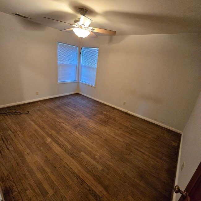 Photo - 3 Hillcrest St