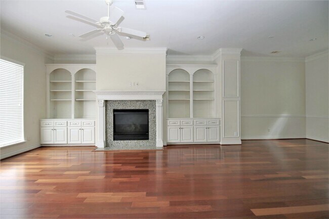 Photo - 707 Welch St