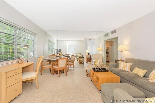 Photo - 125 Isle of Venice Dr Unit 4