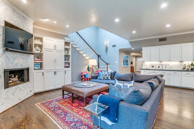 Photo - 3312 Villanova St