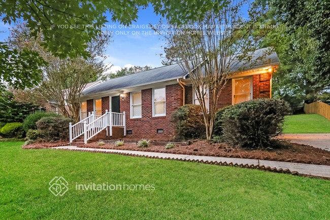 Photo - 88 Paddington Dr SW