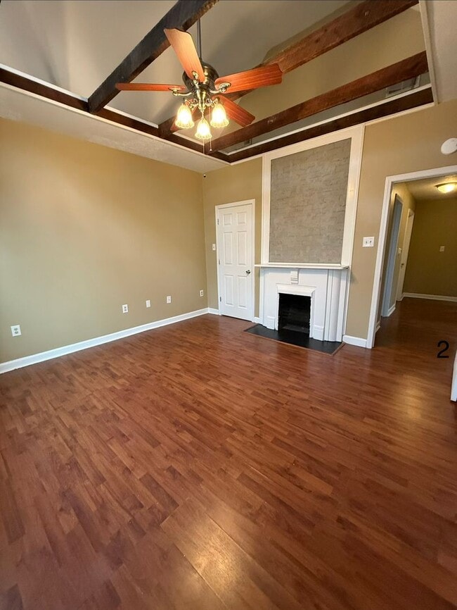 Building Photo - 711 W Maxwell St Unit 711  W Maxwell  2