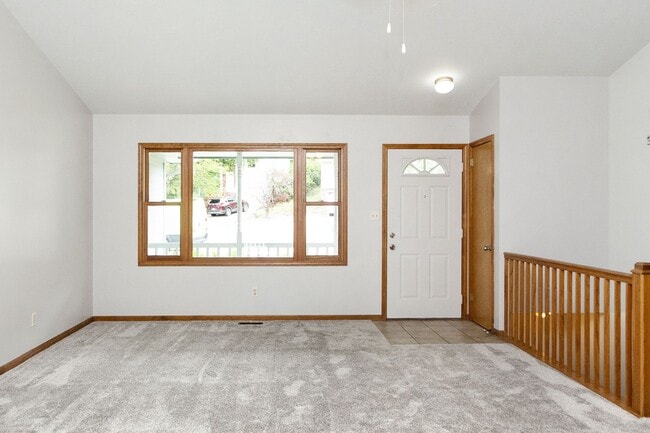 Photo - Large town house for rent!