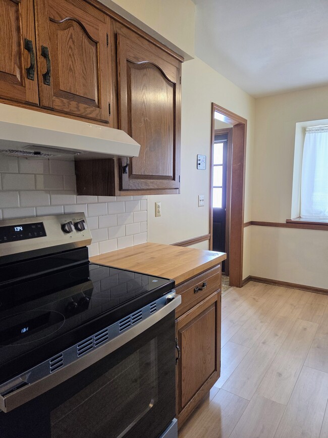 Photo - 495 Shadydale Dr