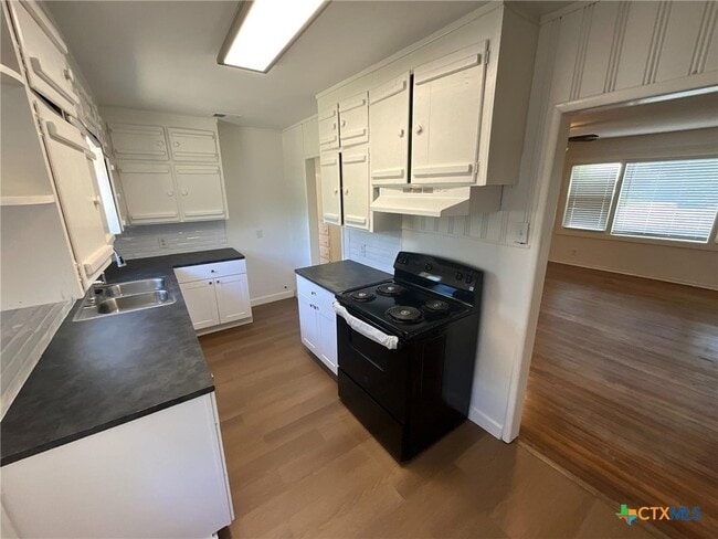 Photo - 1004 Lawndale Ave