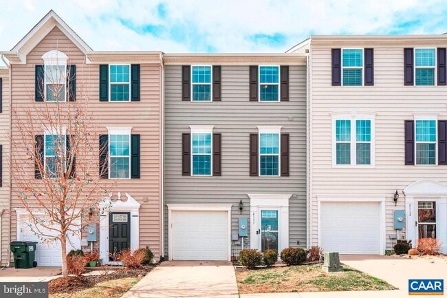 Building Photo - 2111 Elm Tree Knoll