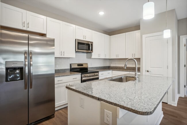 Photo - Oak Tree Apartments and Townhomes