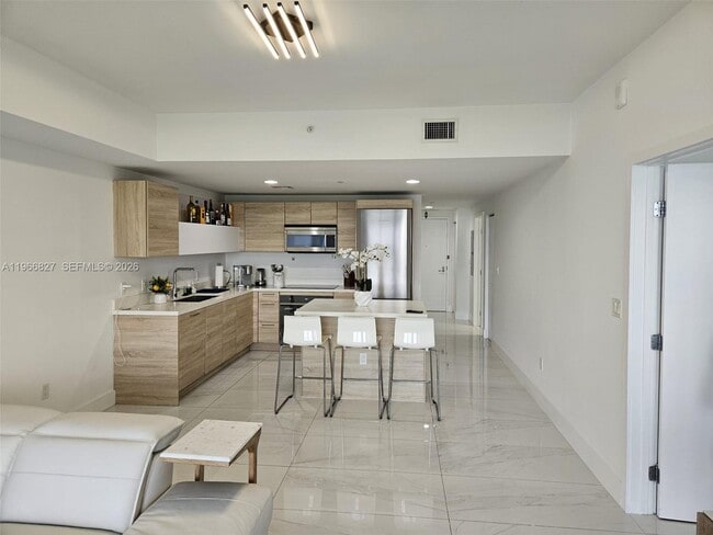 Photo - 16385 Biscayne Blvd Unidad 1802