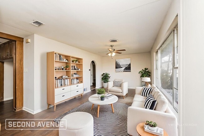 Photo - 2713 S Carrier Pkwy