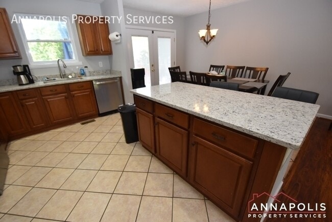 Photo - 1119 Crestview Dr