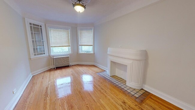 Building Photo - 235 Charlotte St Unit 1