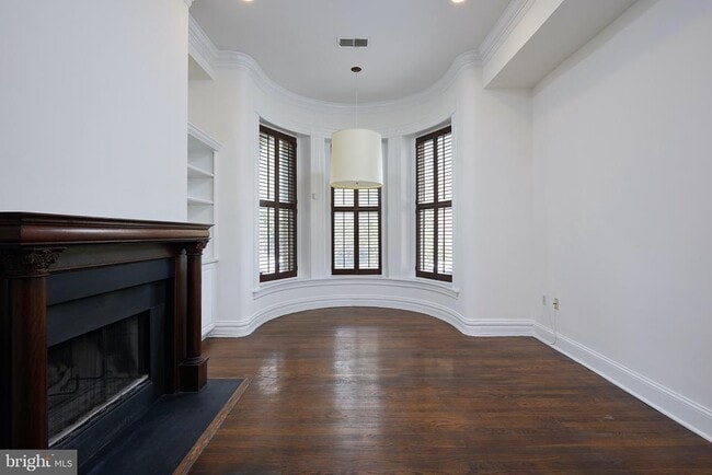 Building Photo - 1702 Q St NW