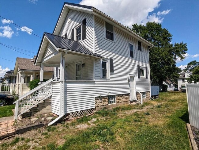 Photo - 201 S Foster Ave