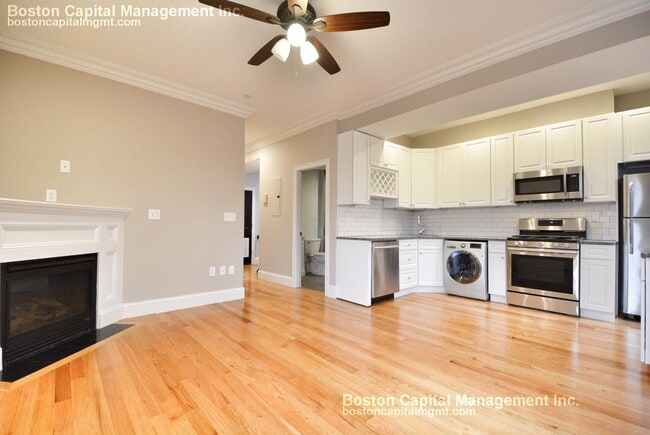 Building Photo - 57 W 7th St Unit #3
