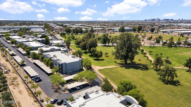 Photo - 5611 S 32nd St Unidad 2