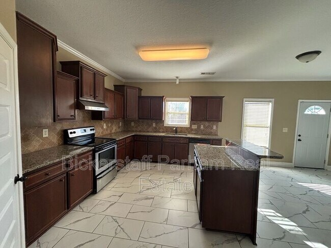 Photo - 323 Owens Rd