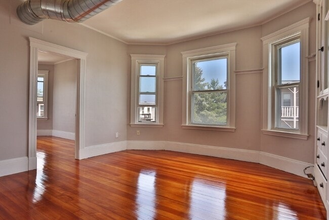 Photo - 73 Barnes Ave