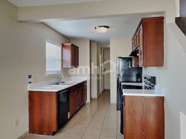 Photo - 1420 Dowell St