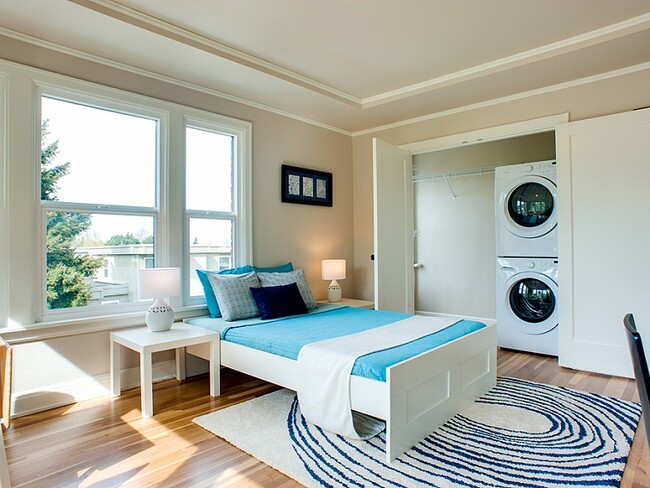 Building Photo - Prince of Wales Rental