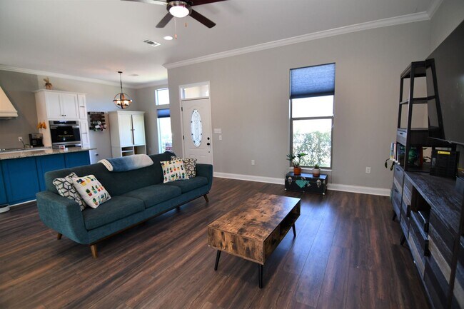 Photo - Zachary School District!  Trendy, 3 bedroo...
