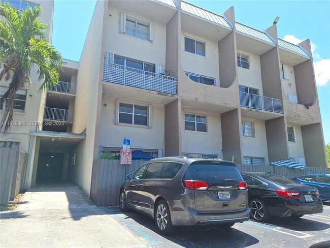 Photo - 10900 SW 104th St Unit 121