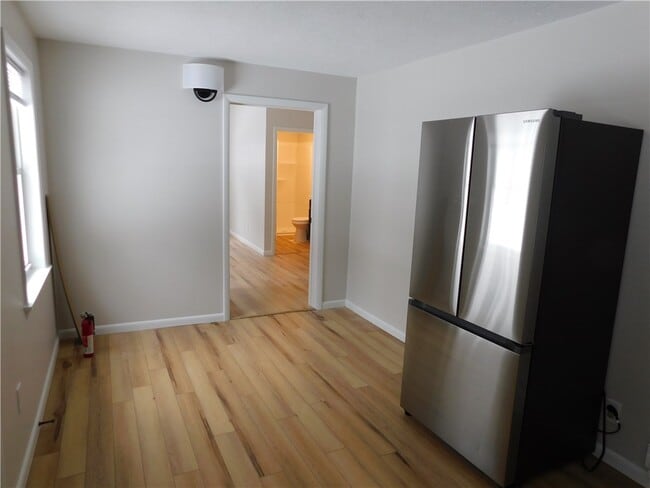 Photo - 182 E Main St