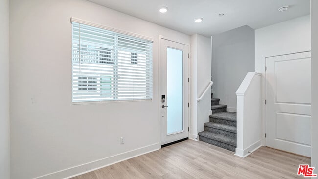 Photo - 1679 Lexington Ln