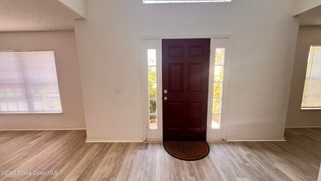 Photo - 1727 Valcourt St NW