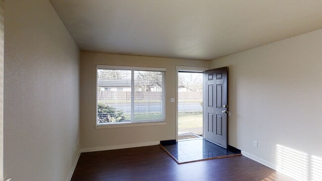Front Door Entry - 12009 C St S Unit 12009 C St S