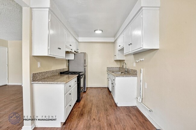 2521 Mathews Ave