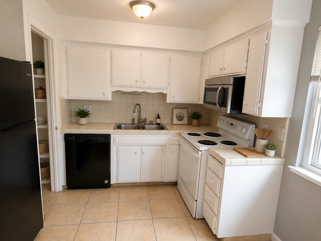 Photo - 1620 E Yale Ave Unidad 202