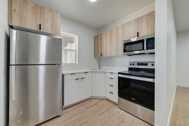 Building Photo - 404 E 5600 S Unit 103