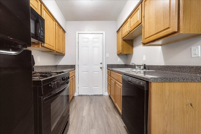 Macon Crossing Apartments
